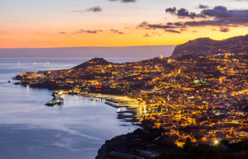 traumhafter Blick über Funchal bei Nacht